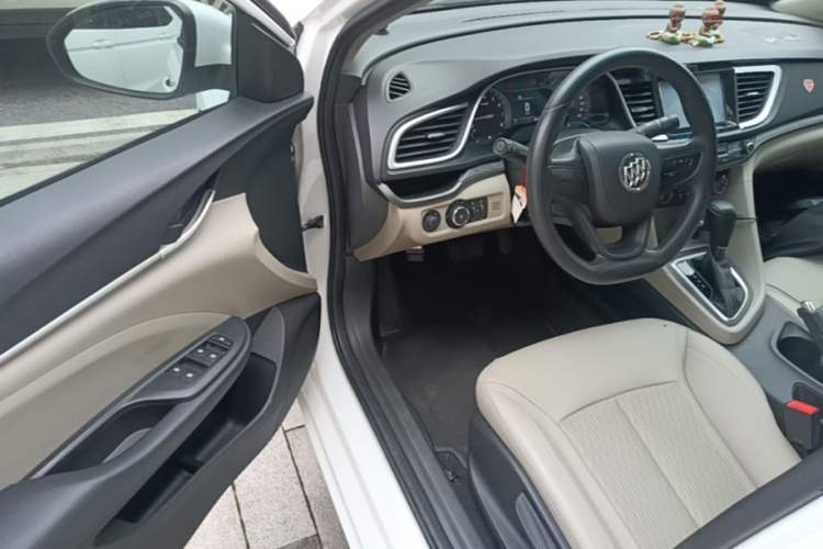 Used Buick GT 2017 15N Automatic Elite Version Driver Seat