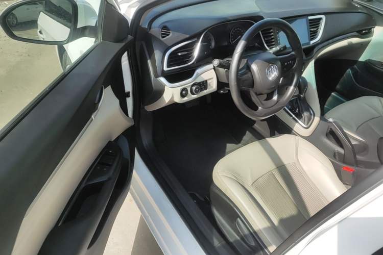 Used Buick GT 2017 15N Automatic Elite Version Driver Seat