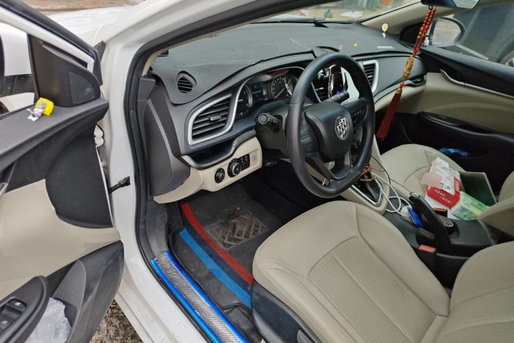 Used Buick GT 2017 15N Automatic Elite Version Driver Seat
