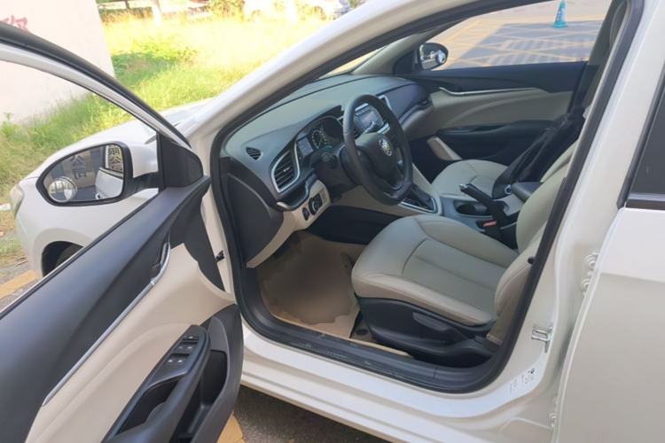 Used Buick GT 2017 15N Automatic Elite Version Driver Seat
