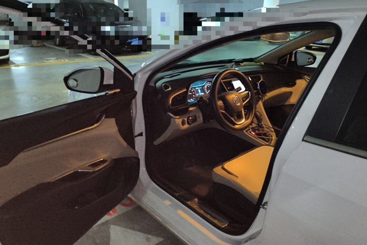 Used Buick GT 2017 15N Automatic Elite Version Driver Seat