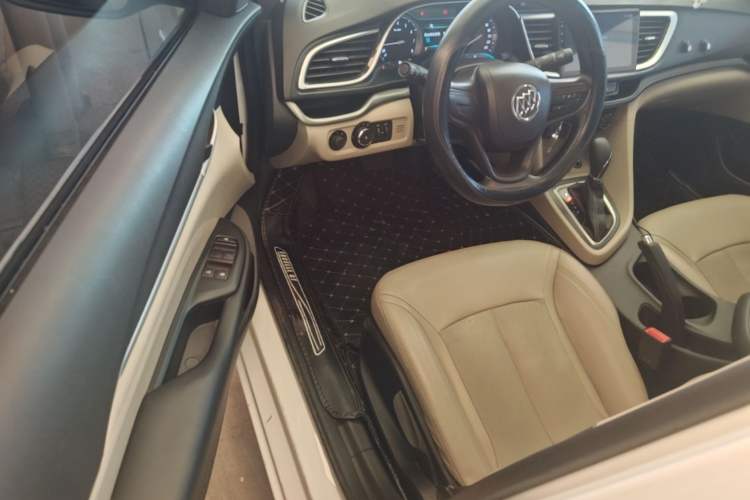 Used Buick GT 2017 15N Automatic Elite Version Driver Seat
