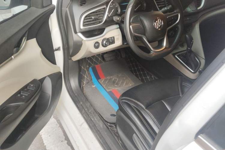 Used Buick GT 2017 15N Automatic Elite Version Driver Seat