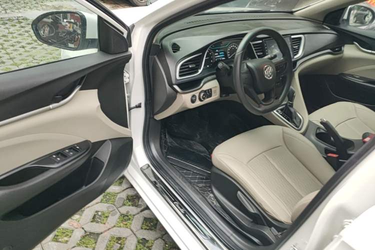 Used Buick GT 2017 15N Automatic Elite Version Driver Seat