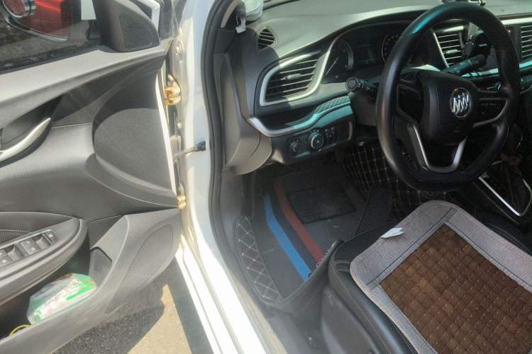 Used Buick GT 2017 15N Automatic Deluxe Edition Driver Seat