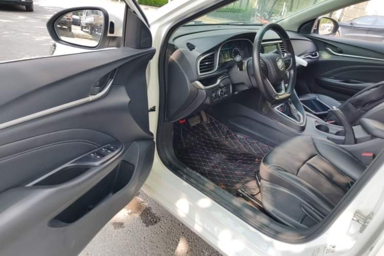 Used Buick GT 2017 15N Automatic Deluxe Edition Driver Seat