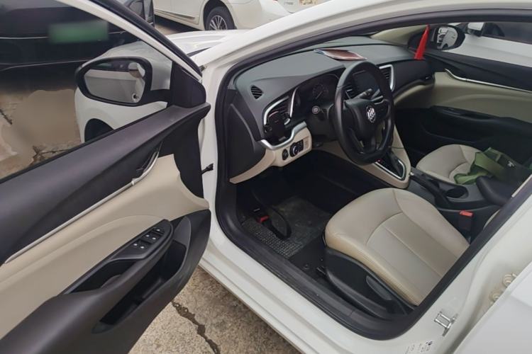 Used Buick GT 2017 15N Automatic Elite Version Driver Seat