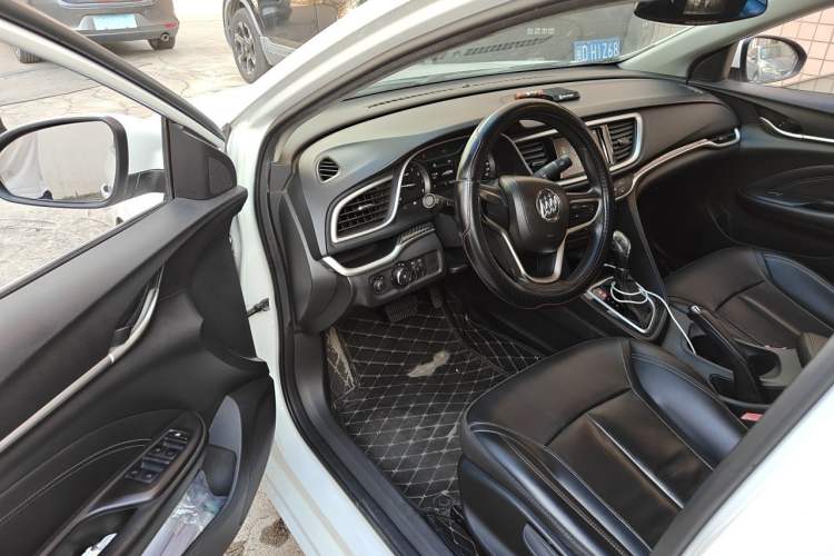 Used Buick GT 2017 15N Automatic Deluxe Edition Driver Seat