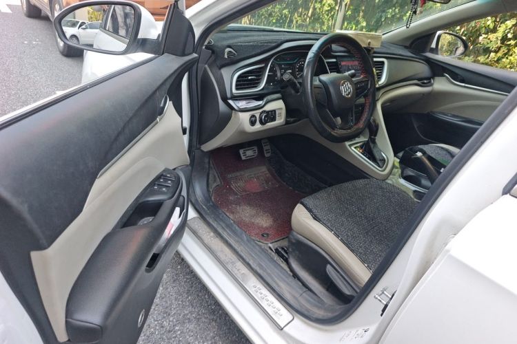 Used Buick GT 2017 15N Automatic Elite Version Driver Seat