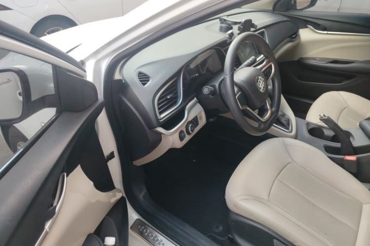 Used Buick GT 2017 15N Automatic Elite Version Driver Seat