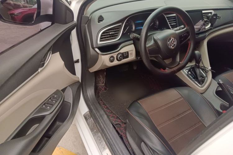 Used Buick GT 2017 15N Automatic Elite Version Driver Seat