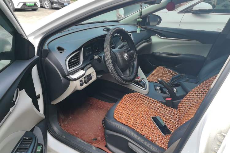 Used Buick GT 2017 15N Automatic Elite Version Driver Seat