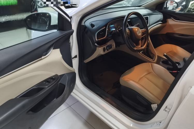 Used Buick GT 2017 15N Automatic Elite Version Driver Seat