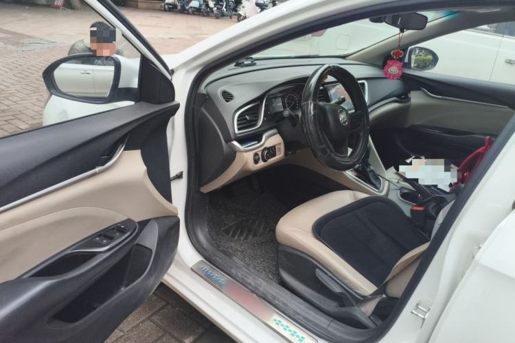 Used Buick GT 2017 15N Automatic Elite Version Driver Seat