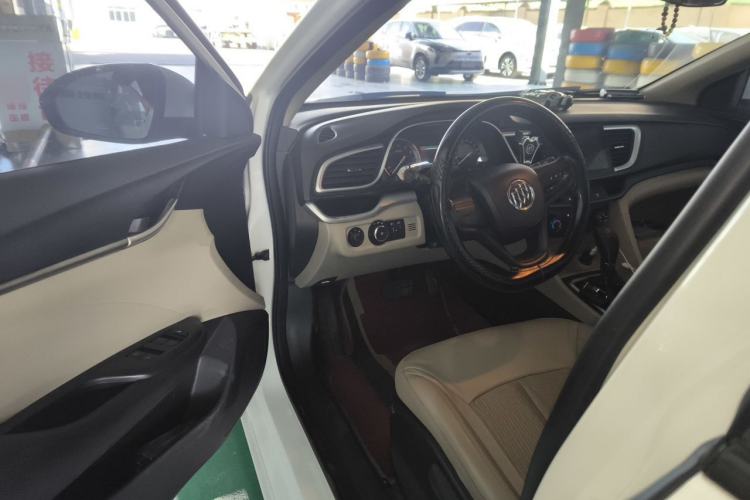 Used Buick GT 2017 15N Automatic Elite Version Driver Seat