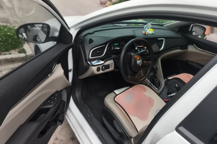 Used Buick GT 2017 15N Automatic Elite Version Driver Seat