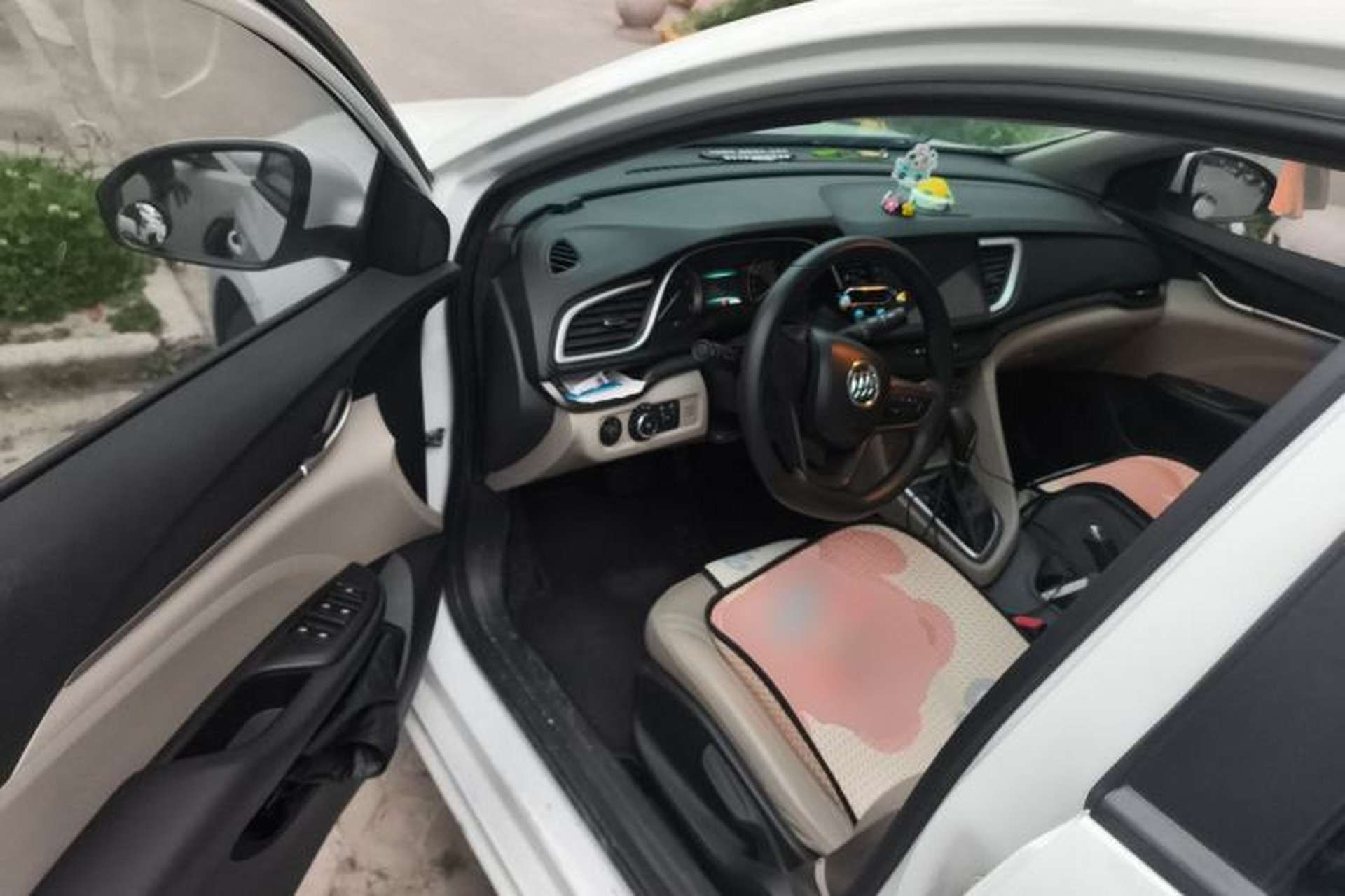 Used Buick GT 2017 15N Automatic Elite Version Driver Seat