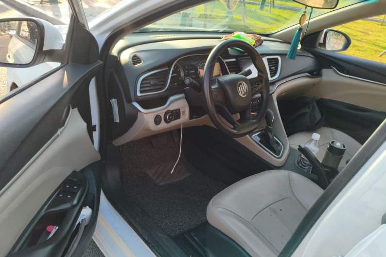 Used Buick GT 2017 15N Automatic Elite Version Driver Seat