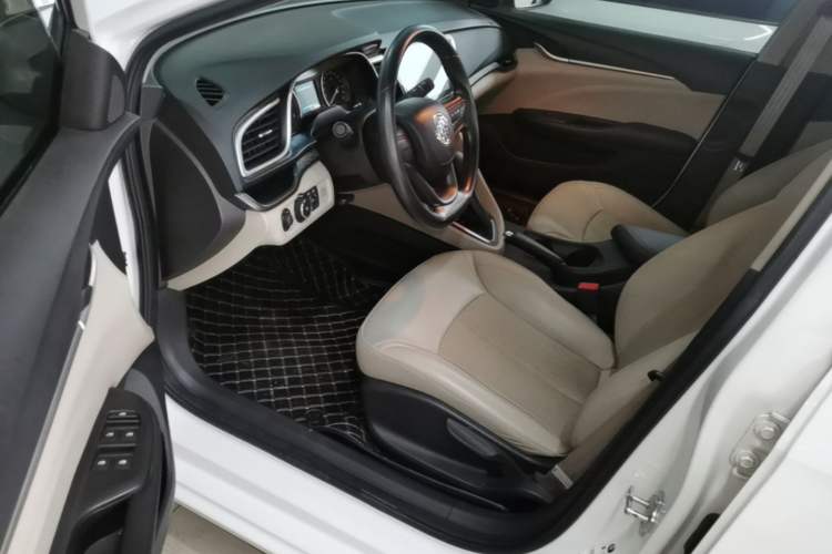 Used Buick GT 2017 15N Automatic Elite Version Driver Seat