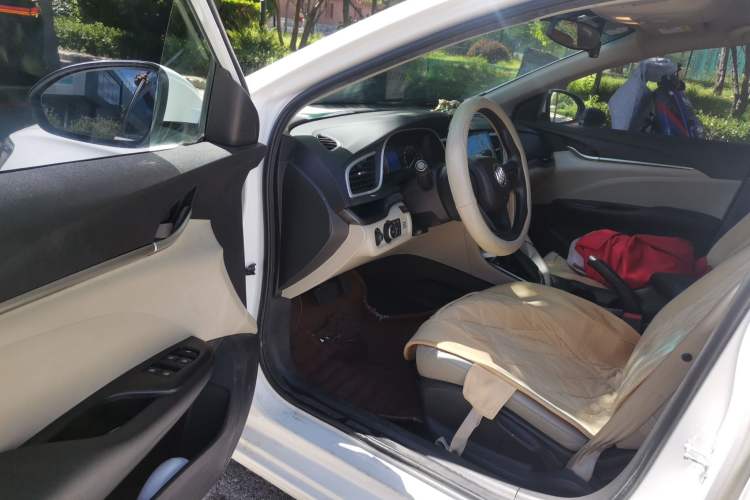 Used Buick GT 2017 15N Automatic Elite Version Driver Seat