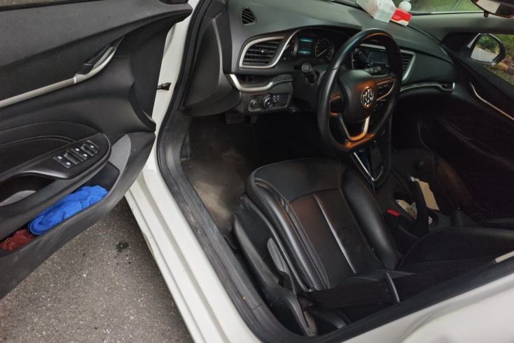Used Buick GT 2017 15N Automatic Deluxe Edition Driver Seat