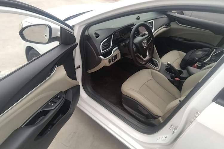 Used Buick GT 2017 15N Automatic Elite Version Driver Seat