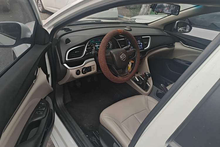 Used Buick GT 2017 15N Manual Elite Version Driver Seat