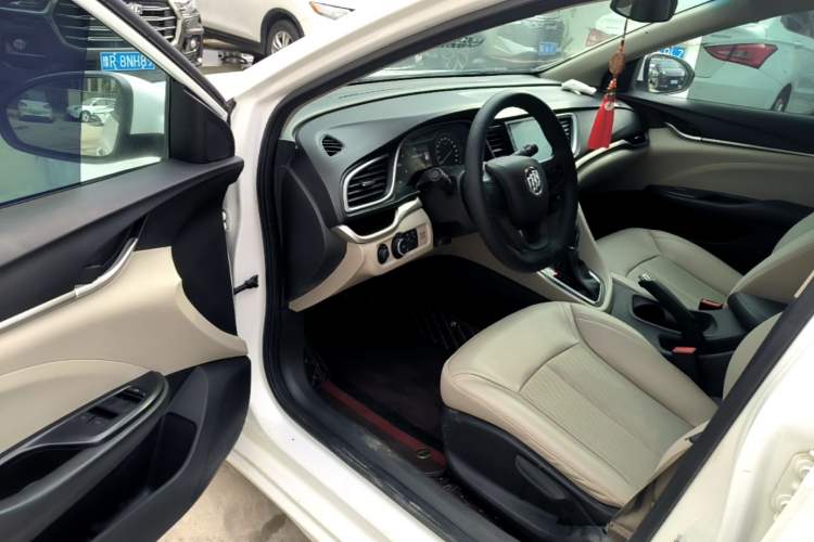 Used Buick GT 2017 15N Automatic Elite Version Driver Seat
