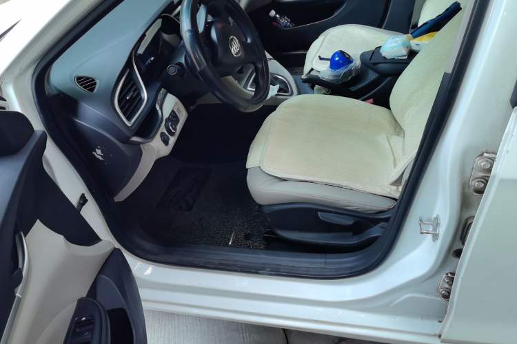 Used Buick GT 2017 15N Automatic Elite Version Driver Seat