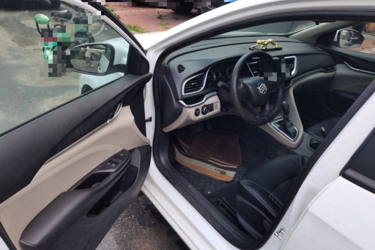 Used Buick GT 2017 15N Automatic Elite Version Driver Seat