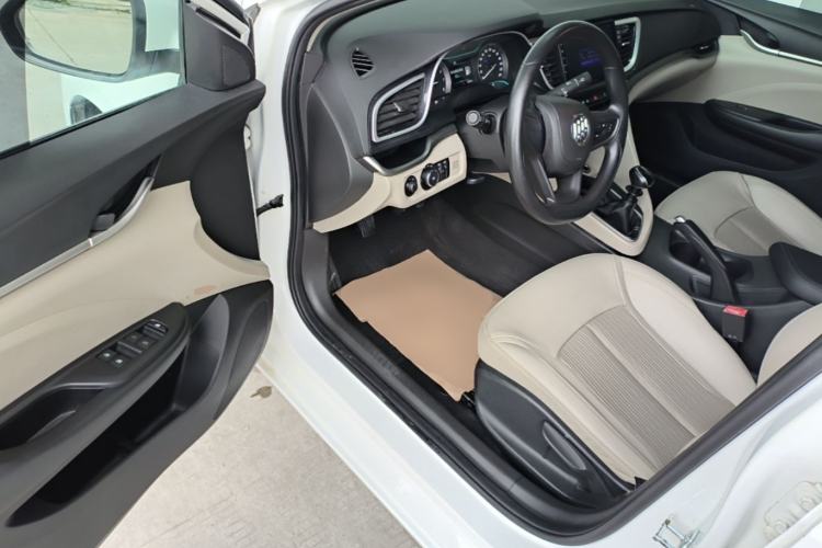 Used Buick GT 2017 15N Manual Elite Version Driver Seat