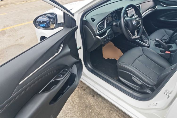 Used Buick GT 2017 15N Automatic Deluxe Edition Driver Seat