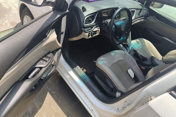 Used Buick GT 2017 15N Automatic Elite Version Driver Seat