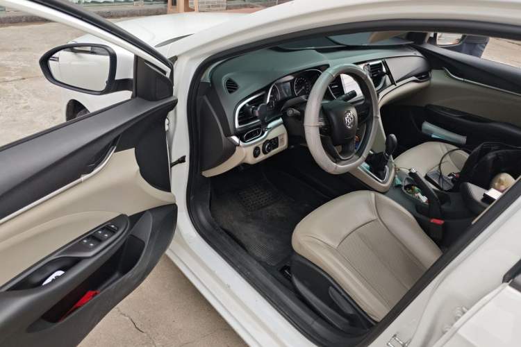 Used Buick GT 2017 15N Automatic Elite Version Driver Seat