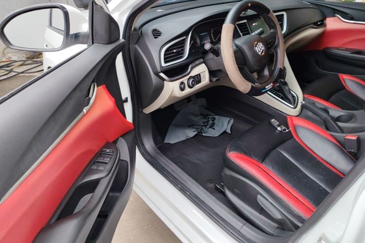 Used Buick GT 2017 15N Automatic Elite Version Driver Seat
