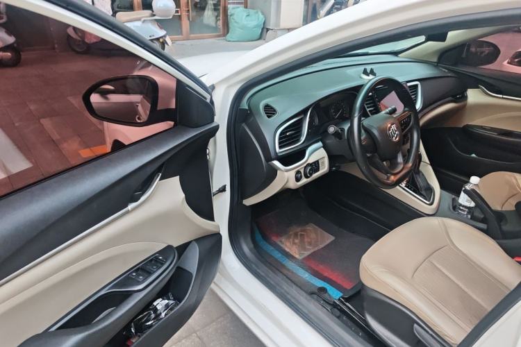 Used Buick GT 2017 15N Automatic Elite Version Driver Seat