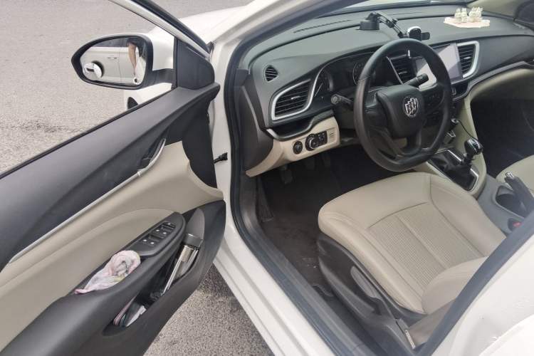 Used Buick GT 2017 15N Manual Elite Version Driver Seat