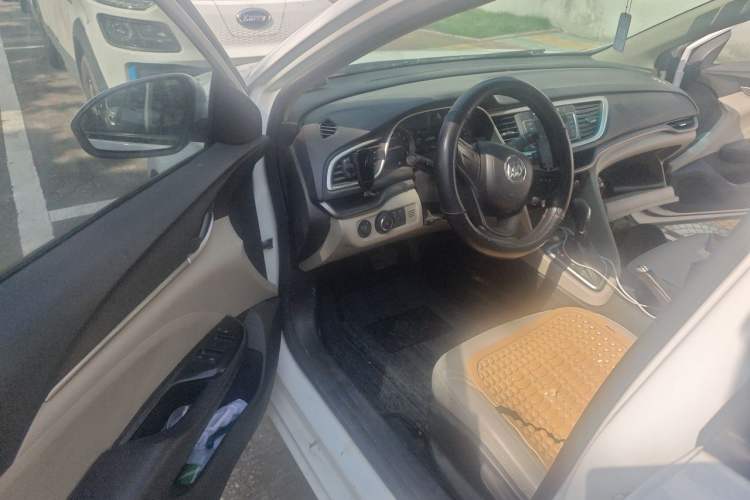 Used Buick GT 2017 15N Automatic Elite Version Driver Seat