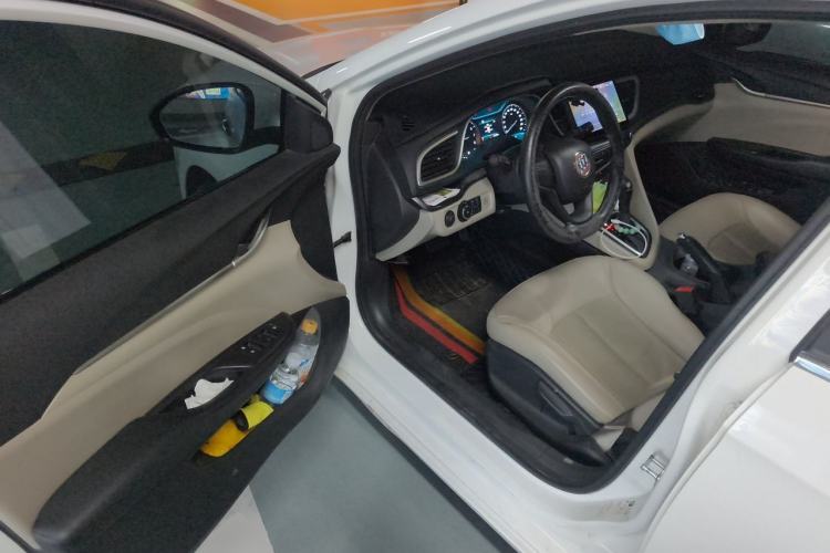 Used Buick GT 2017 15N Automatic Elite Version Driver Seat