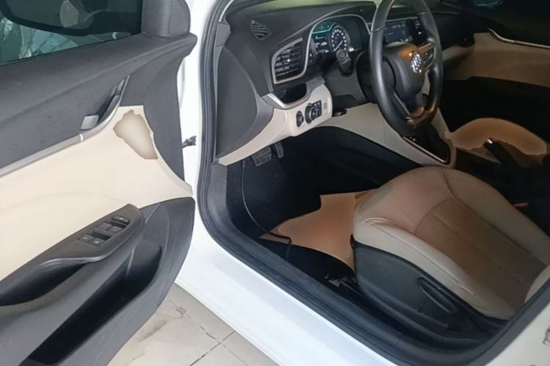 Used Buick GT 2017 15N Automatic Elite Version Driver Seat