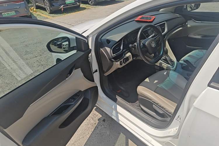 Used Buick GT 2017 15N Automatic Elite Version Driver Seat