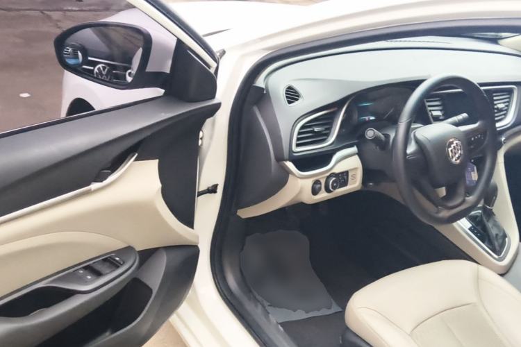 Used Buick GT 2017 15N Automatic Elite Version Driver Seat