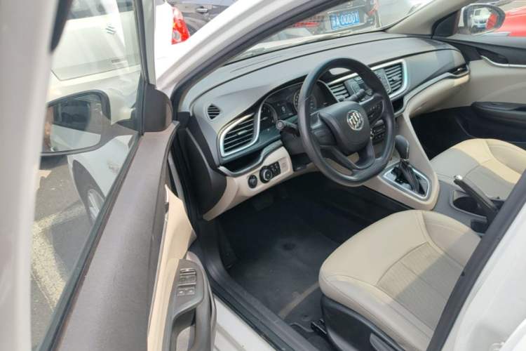 Used Buick GT 2017 15N Automatic Elite Version Driver Seat