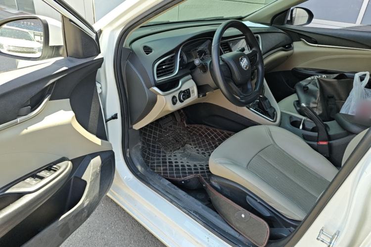 Used Buick GT 2017 15N Automatic Elite Version Driver Seat