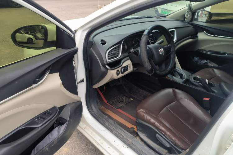 Used Buick GT 2017 15N Automatic Elite Version Driver Seat