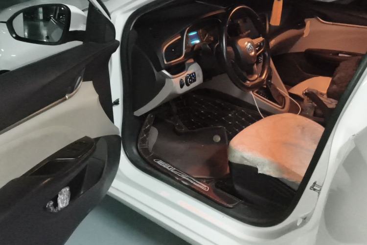 Used Buick GT 2017 15N Automatic Deluxe Edition Driver Seat