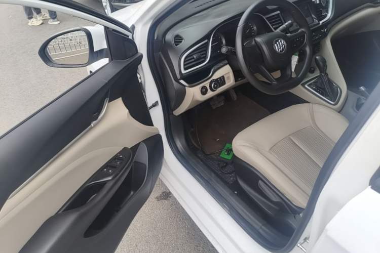 Used Buick GT 2017 15N Automatic Elite Version Driver Seat