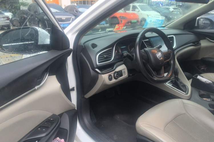 Used Buick GT 2017 15N Automatic Elite Version Driver Seat