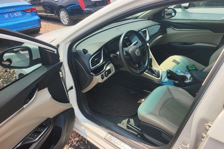 Used Buick GT 2017 15N Automatic Elite Version Driver Seat