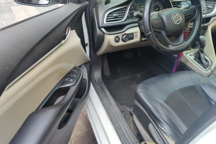 Used Buick GT 2017 15N Automatic Elite Version Driver Seat